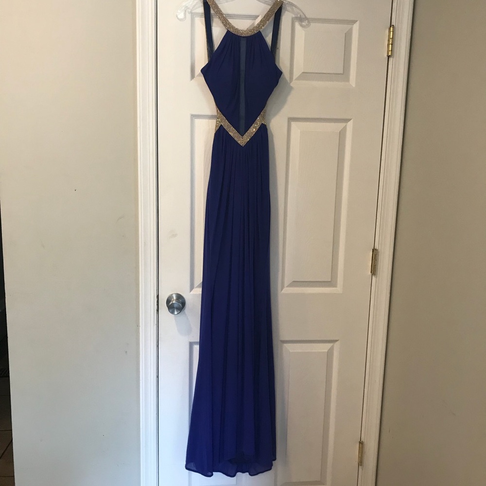 Beautiful blue backless gown! - Picture 7 of 8